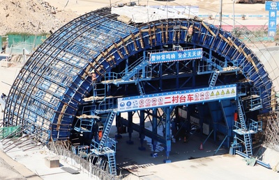 大理枢纽工程红山左线隧道建设取得突破 攻坚克难，隧道工程稳步推进